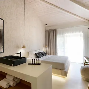 karidi-beach-boutique-suites.hotelschalkidiki.net/