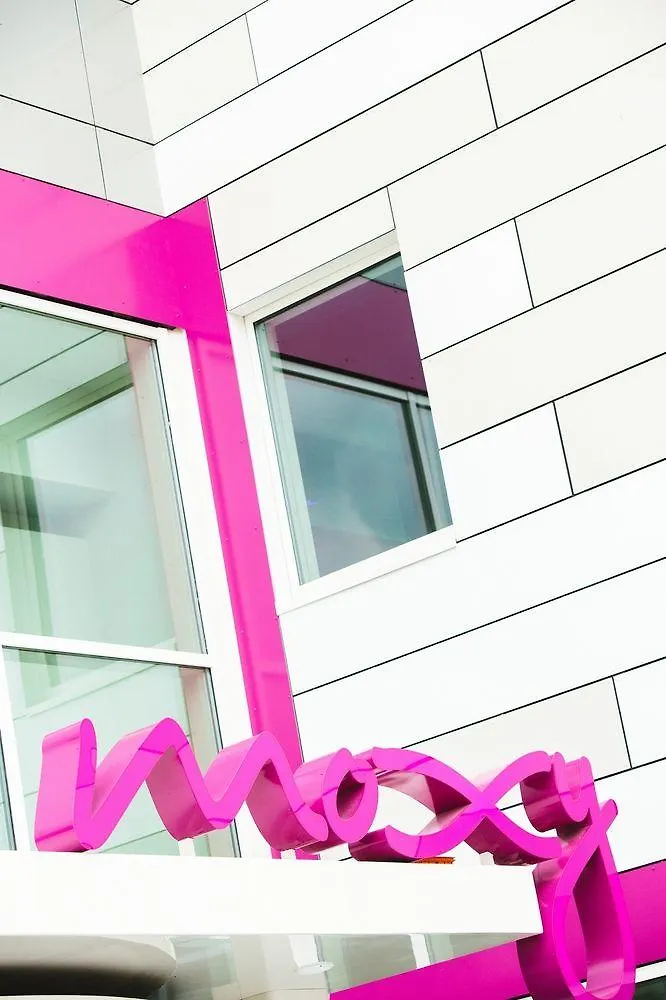 Moxy Berlin Ostbahnhof Hotel