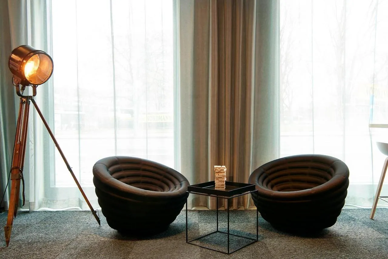Moxy Berlin Ostbahnhof Hotel