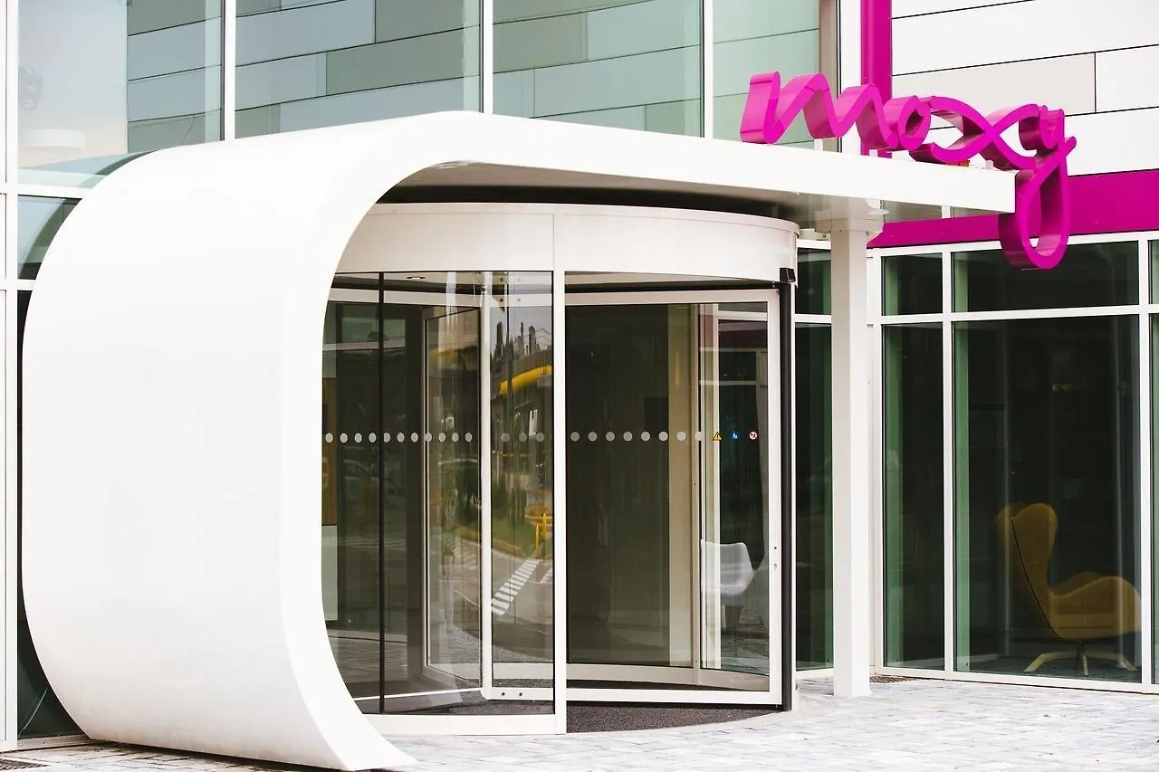 Moxy Berlin Ostbahnhof Hotel