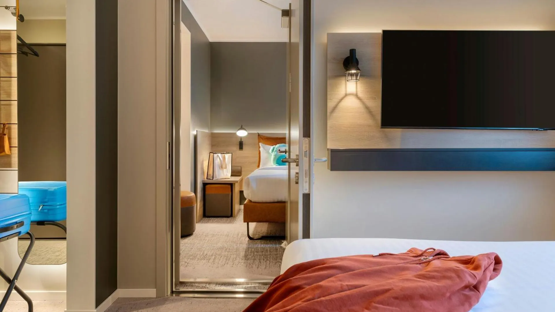 Moxy Berlin Ostbahnhof Hotel