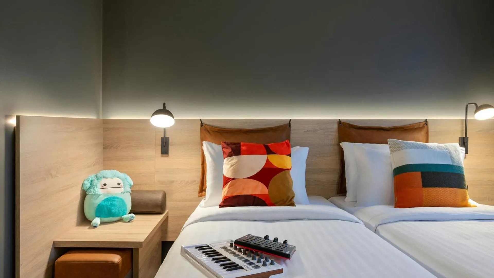 Moxy Berlin Ostbahnhof Hotel
