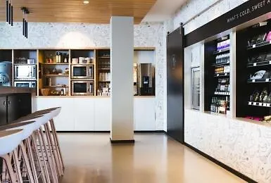 Hotel Moxy Berlin Ostbahnhof 4*,  Germania