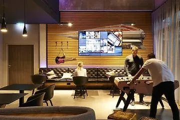 Hotel Moxy Berlin Ostbahnhof 4*,