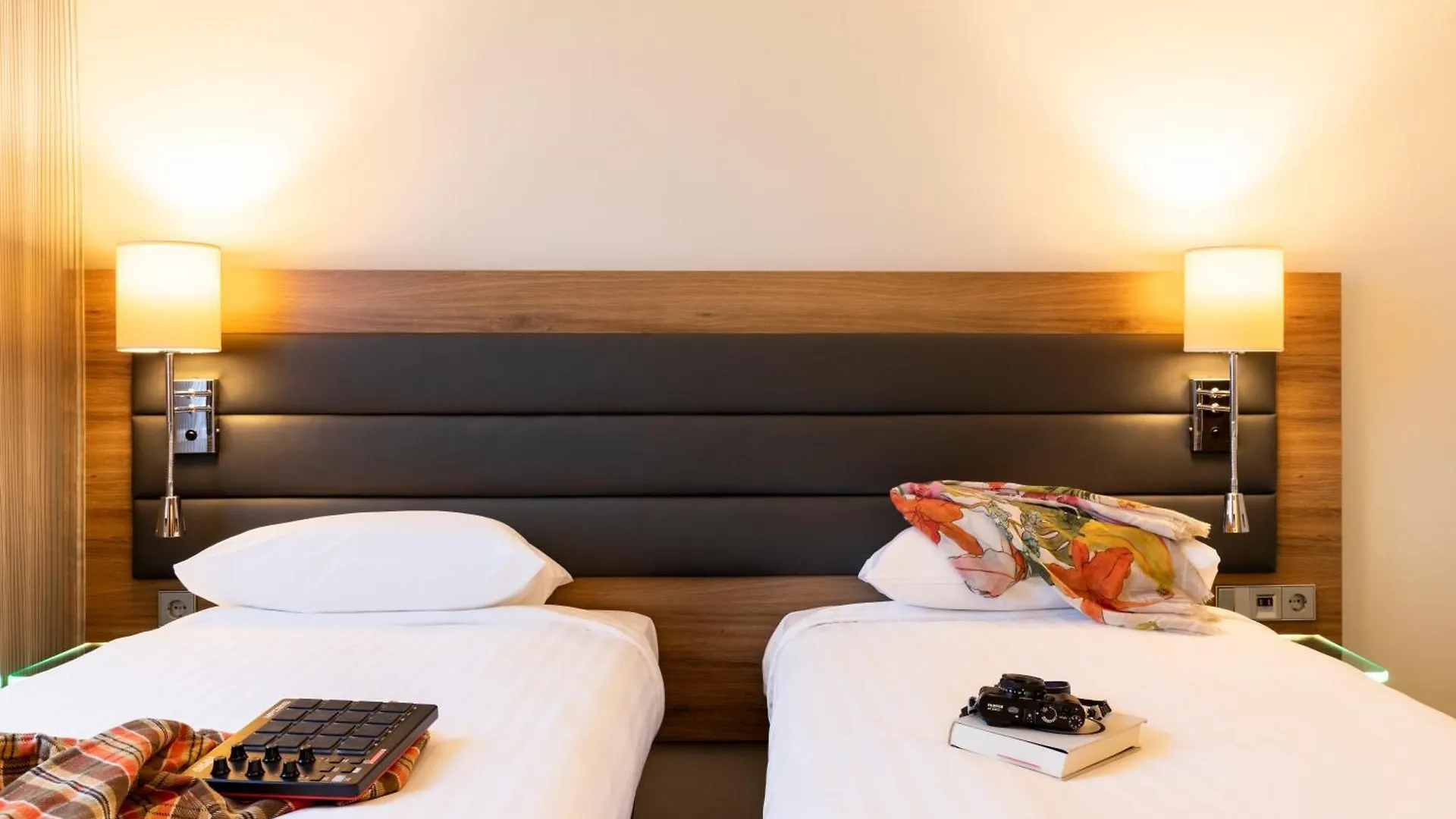 ****  Hotel Moxy Berlin Ostbahnhof Deutschland