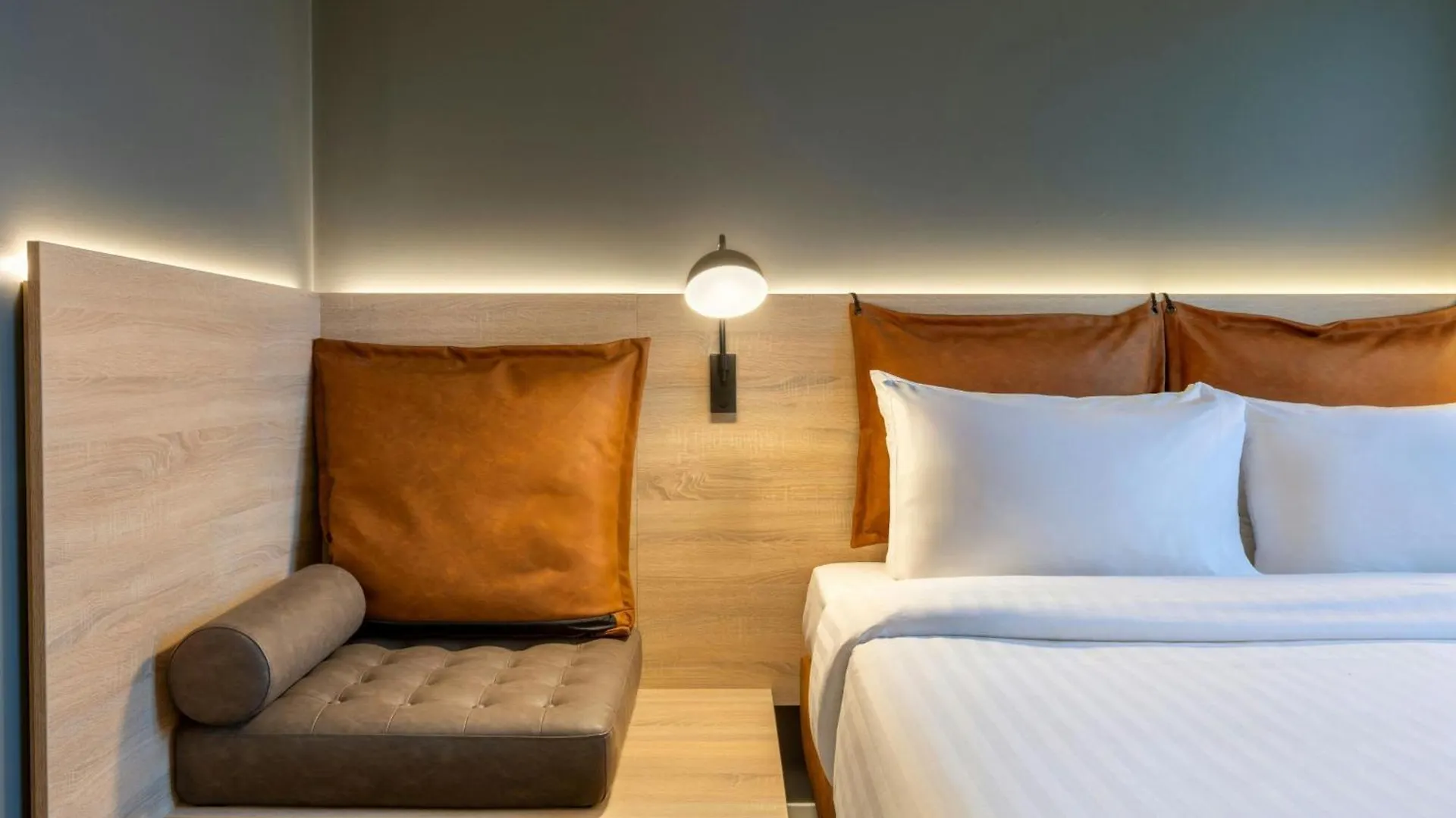 Hotel Moxy Berlin Ostbahnhof 4*,  Deutschland