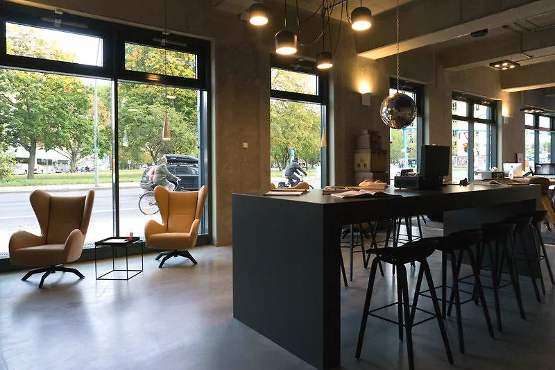Hotel Moxy Berlin Ostbahnhof 4*,  Deutschland