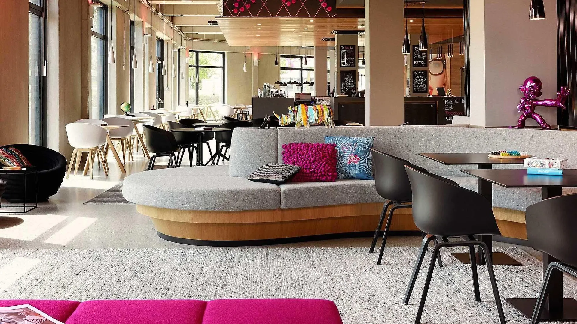 Hotel Moxy Berlin Ostbahnhof